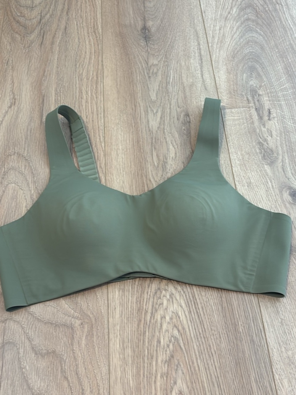KNIX Catalyst Sports Bra – Sage Green – Size 3